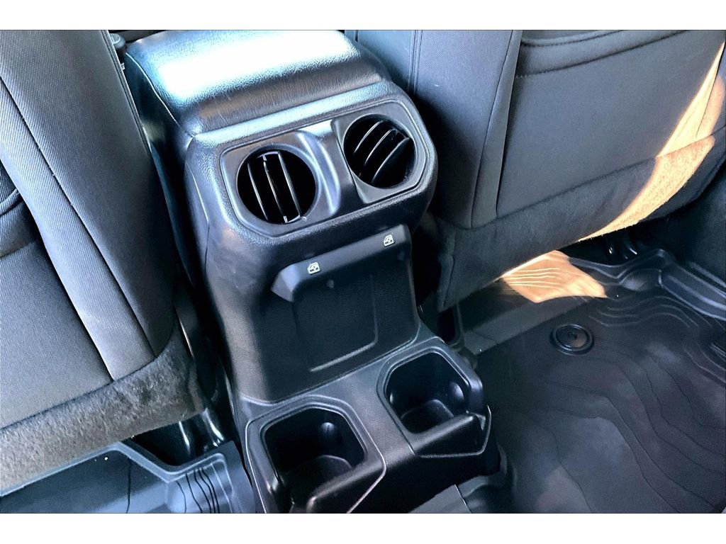 Used 2019 Jeep Wrangler Unlimited Sport S image 30