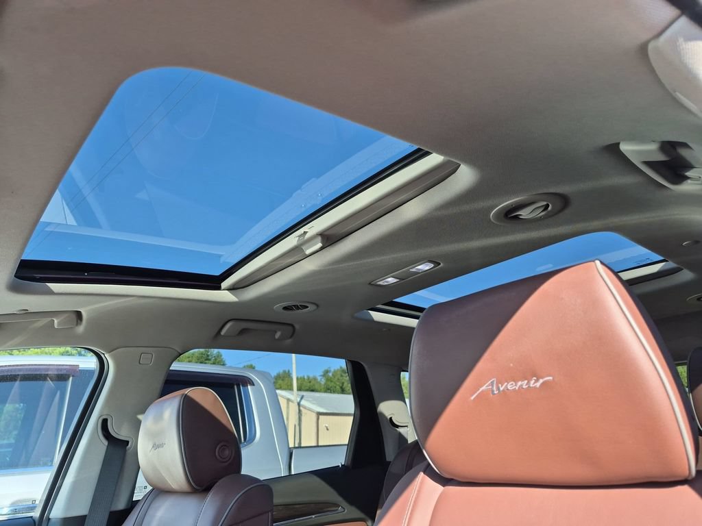 Used 2019 Buick Enclave Avenir FWD image 26