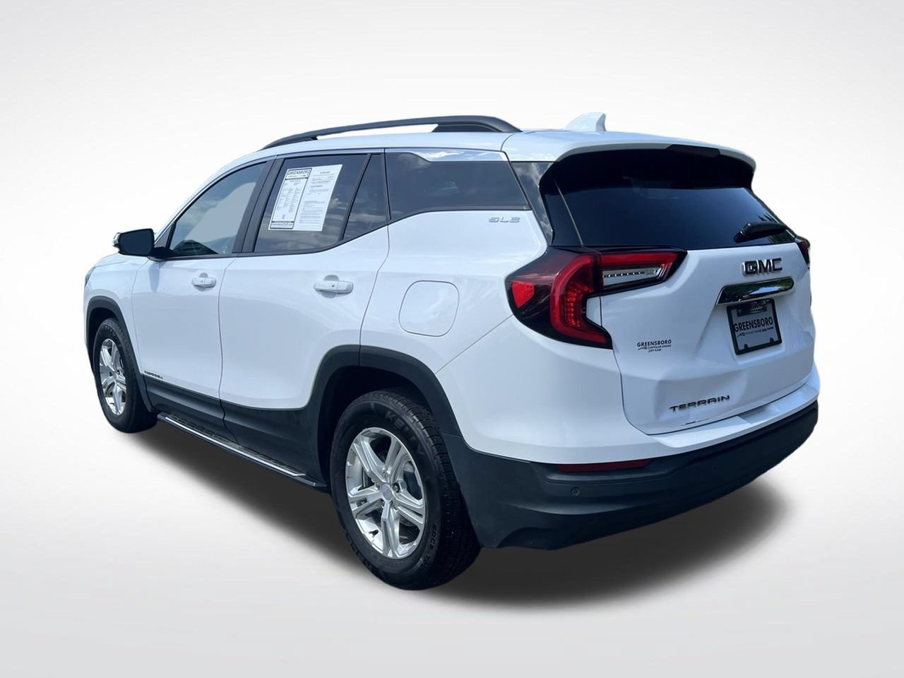 Used 2024 GMC Terrain SLE w/ Driver Convenience Package FWD image 6