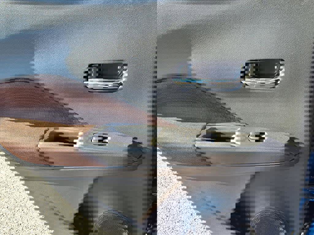 Used 2024 Nissan Kicks SR image 22