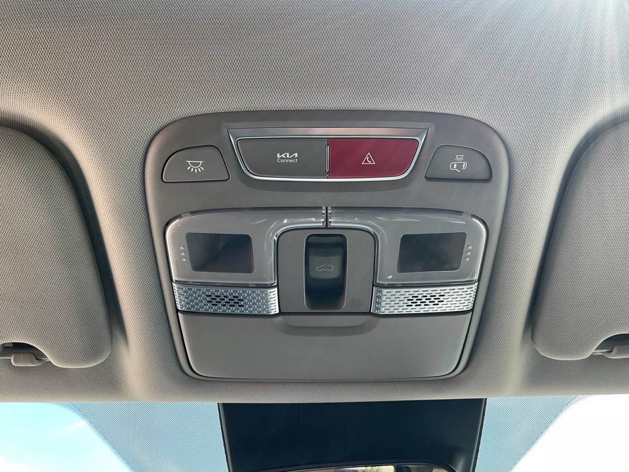 Used 2025 Kia Telluride S FWD image 24