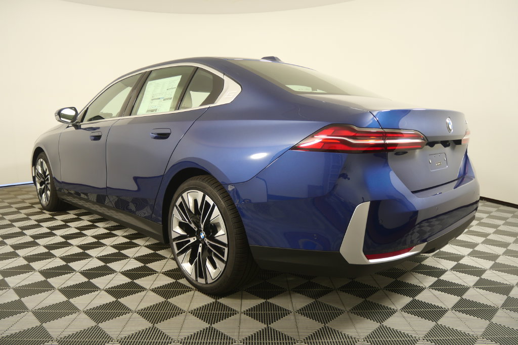 New 2027 BMW 530i w/ Premium Package RWD image 6