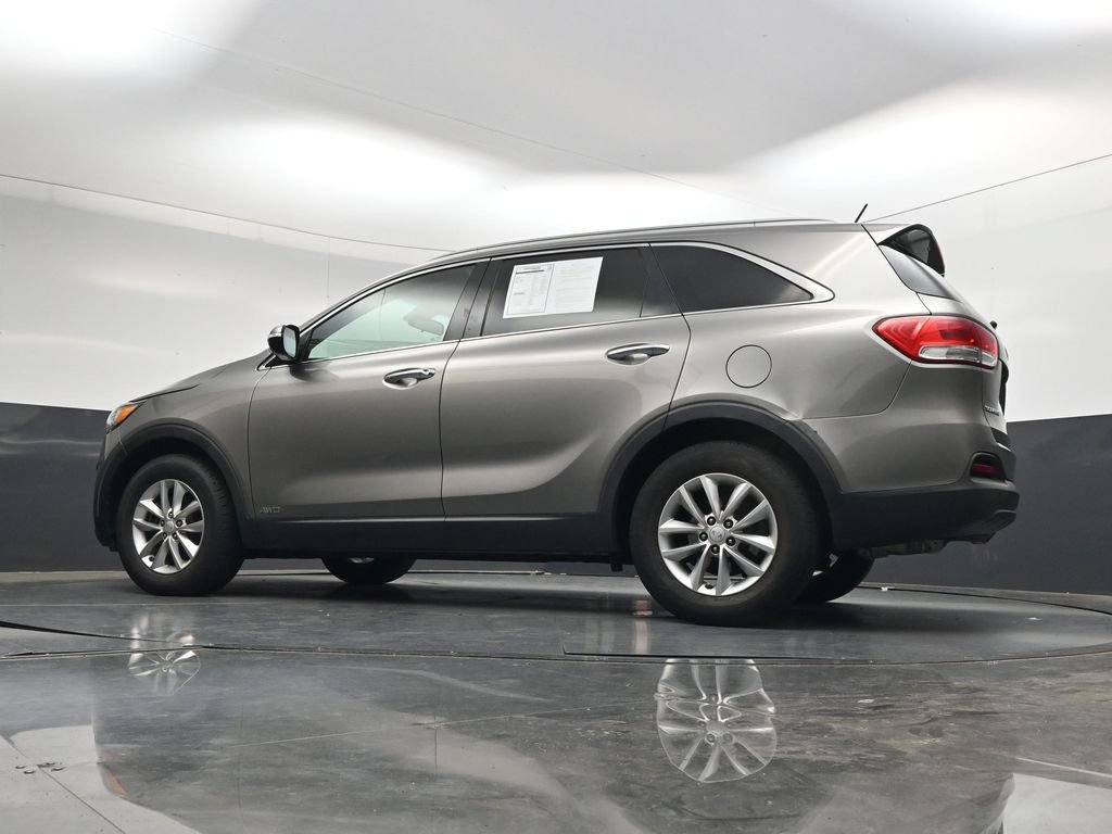 Used 2017 Kia Sorento AWD image 39