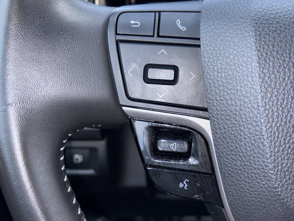 Used 2025 Toyota Camry SE FWD image 22