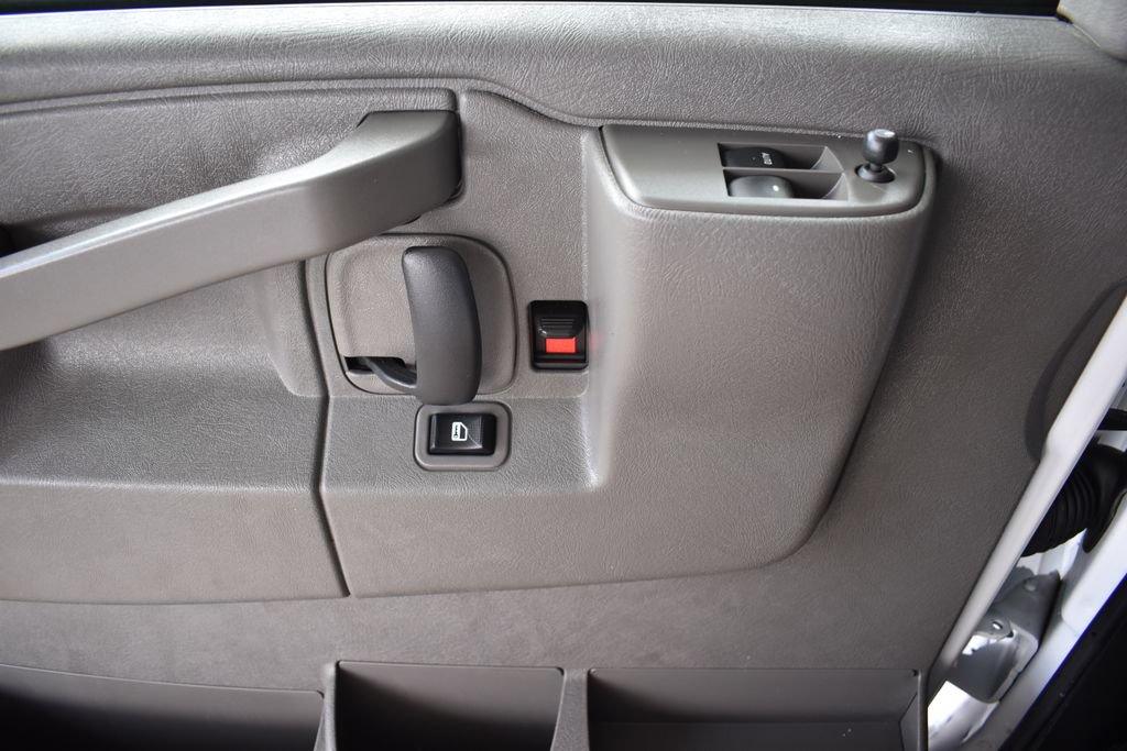 Used 2024 Chevrolet Express 3500 LS RWD image 17