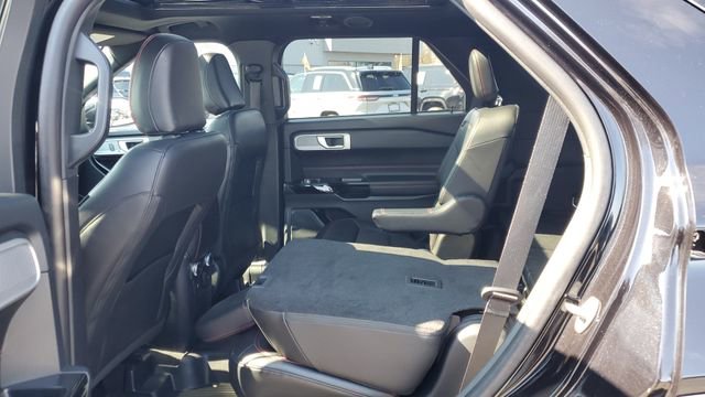 Used 2023 Ford Explorer ST-Line w/ Class IV Trailer Tow Package AWD/4WD image 24
