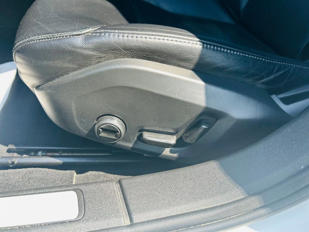 Used 2020 Volvo S60 T5 Momentum image 25
