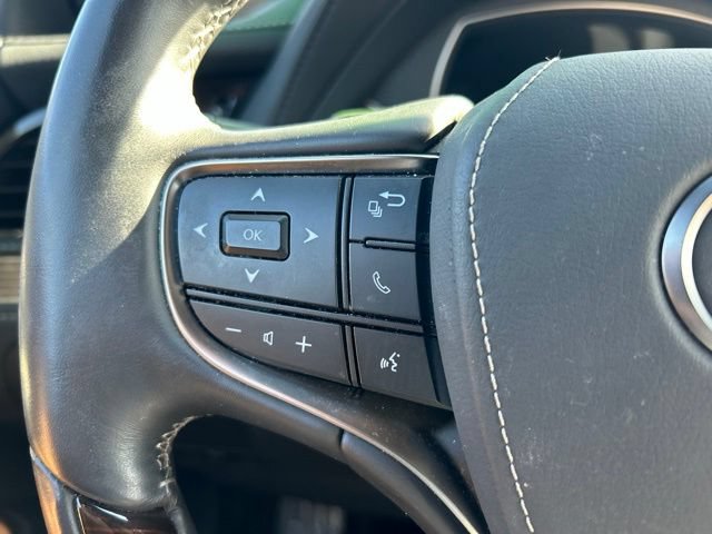 Used 2022 Lexus LS 500 w/ Interior Upgrade Package RWD image 20