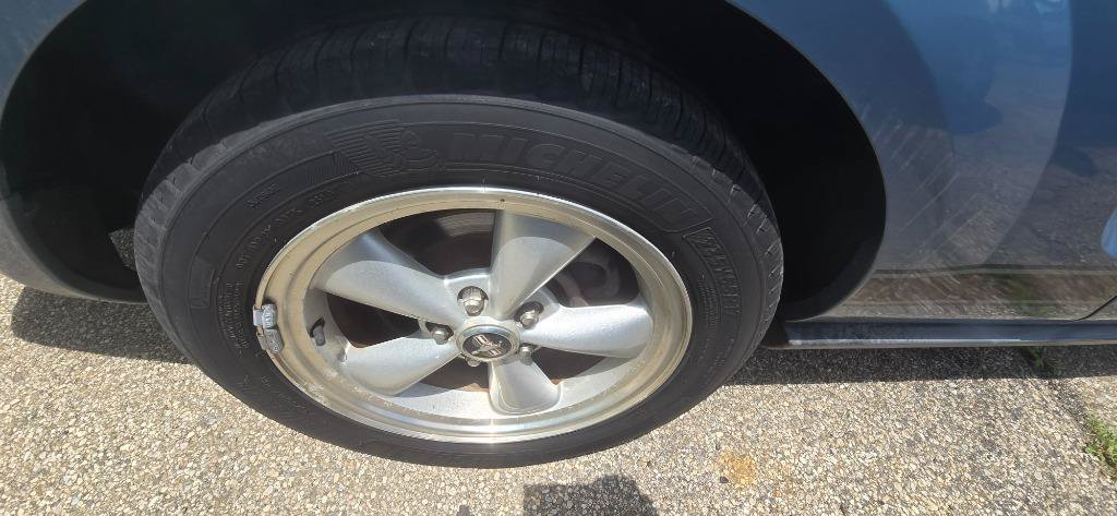 Used 2007 Ford Mustang Convertible RWD image 16