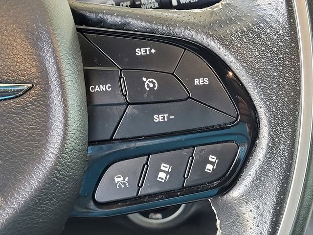 Used 2019 Chrysler Pacifica Limited w/ Advanced Safetytec Group FWD image 25