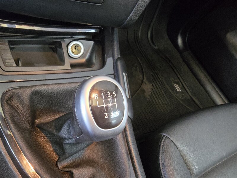 Used 2009 BMW 128i Convertible RWD image 16