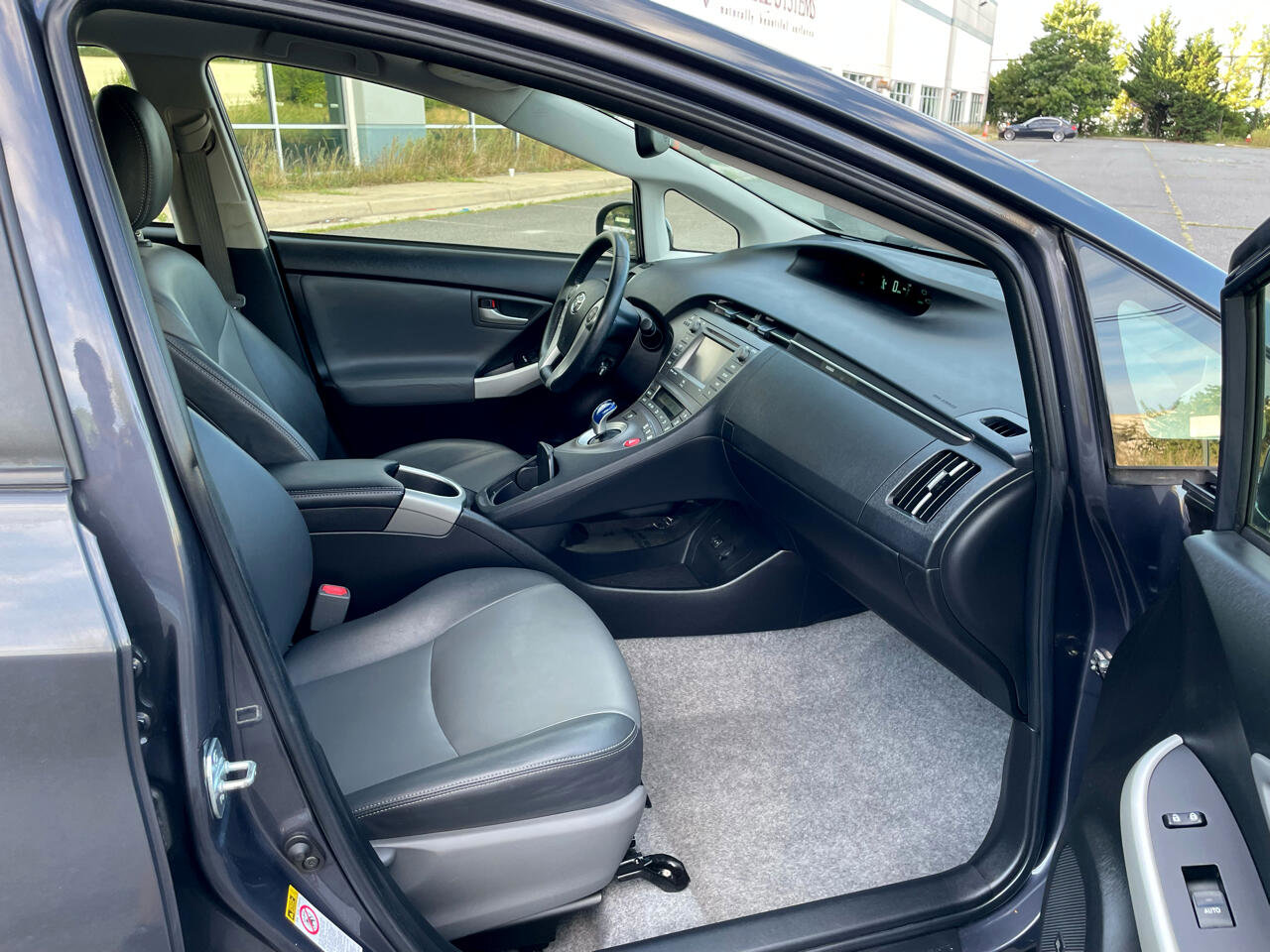 Used 2014 Toyota Prius Three image 19