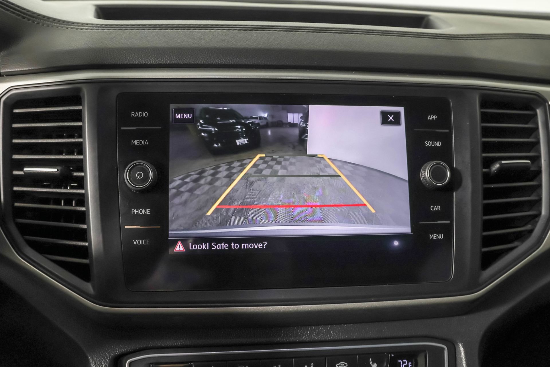 Used 2020 Volkswagen Atlas Cross Sport SE w/ Panoramic Sunroof Package image 8