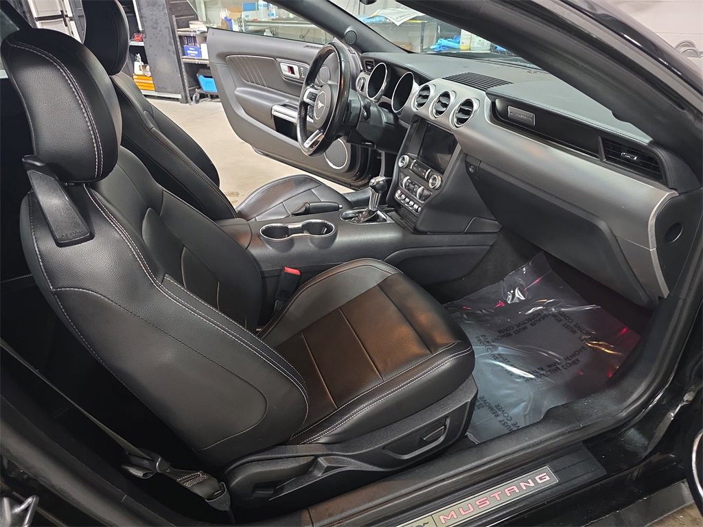 Used 2021 Ford Mustang Premium image 10