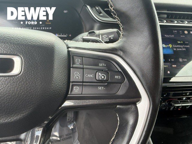 Used 2022 Jeep Grand Cherokee Altitude AWD/4WD image 16
