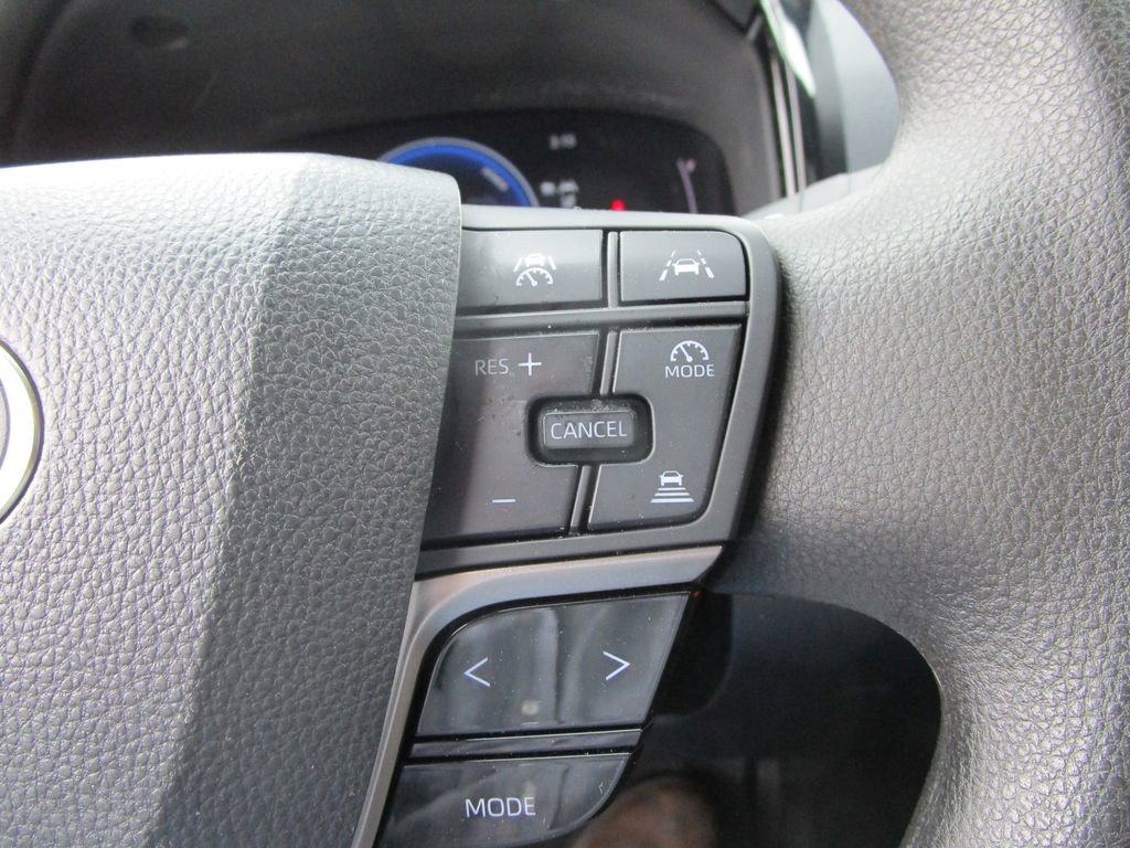 Used 2025 Toyota Camry LE image 34