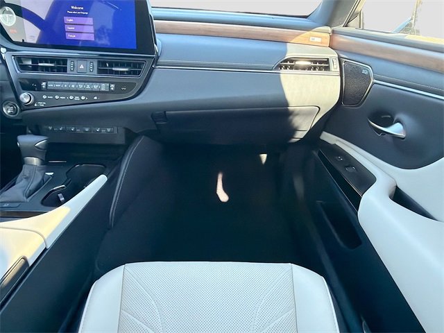 New 2025 Lexus ES 350 Ultra Luxury image 18