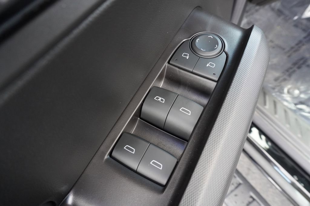 New 2026 GMC Canyon Elevation w/ Convenience Package image 16