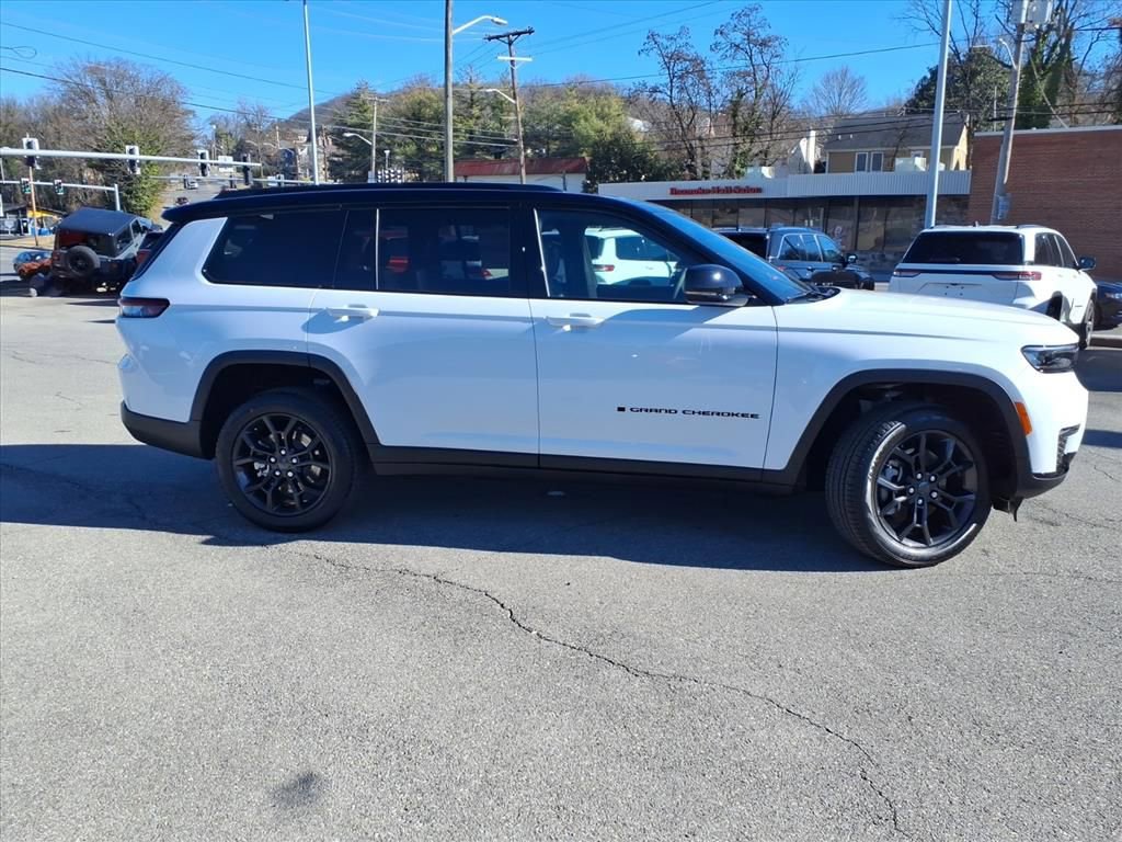 New 2025 Jeep Grand Cherokee L Limited image 3
