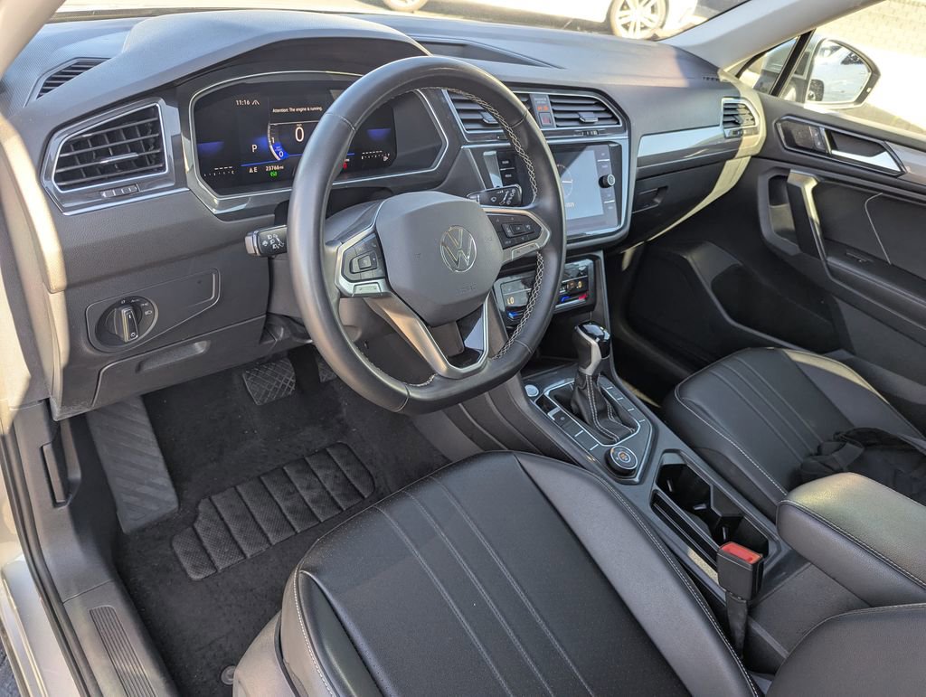 Used 2024 Volkswagen Tiguan SE image 14