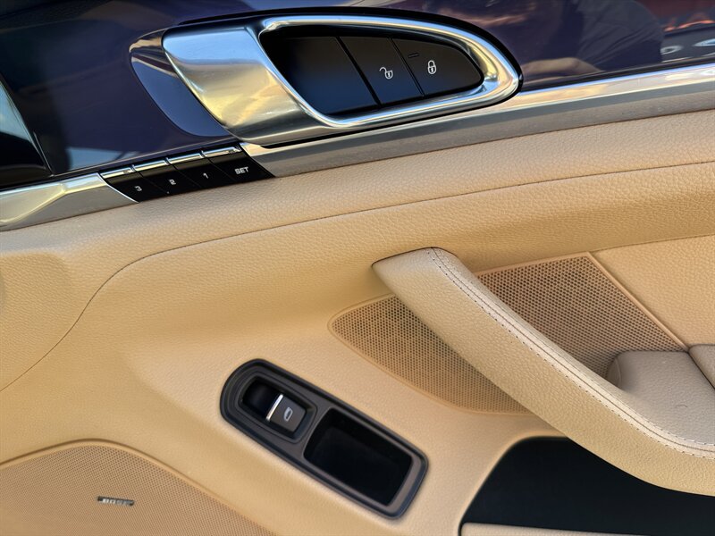 Used 2013 Porsche Panamera image 51