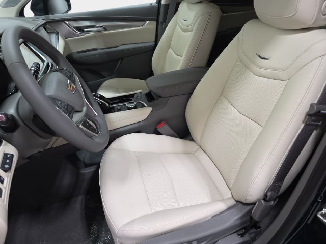 New 2026 Cadillac XT5 Premium Luxury w/ Driver Assist Package AWD/4WD image 11
