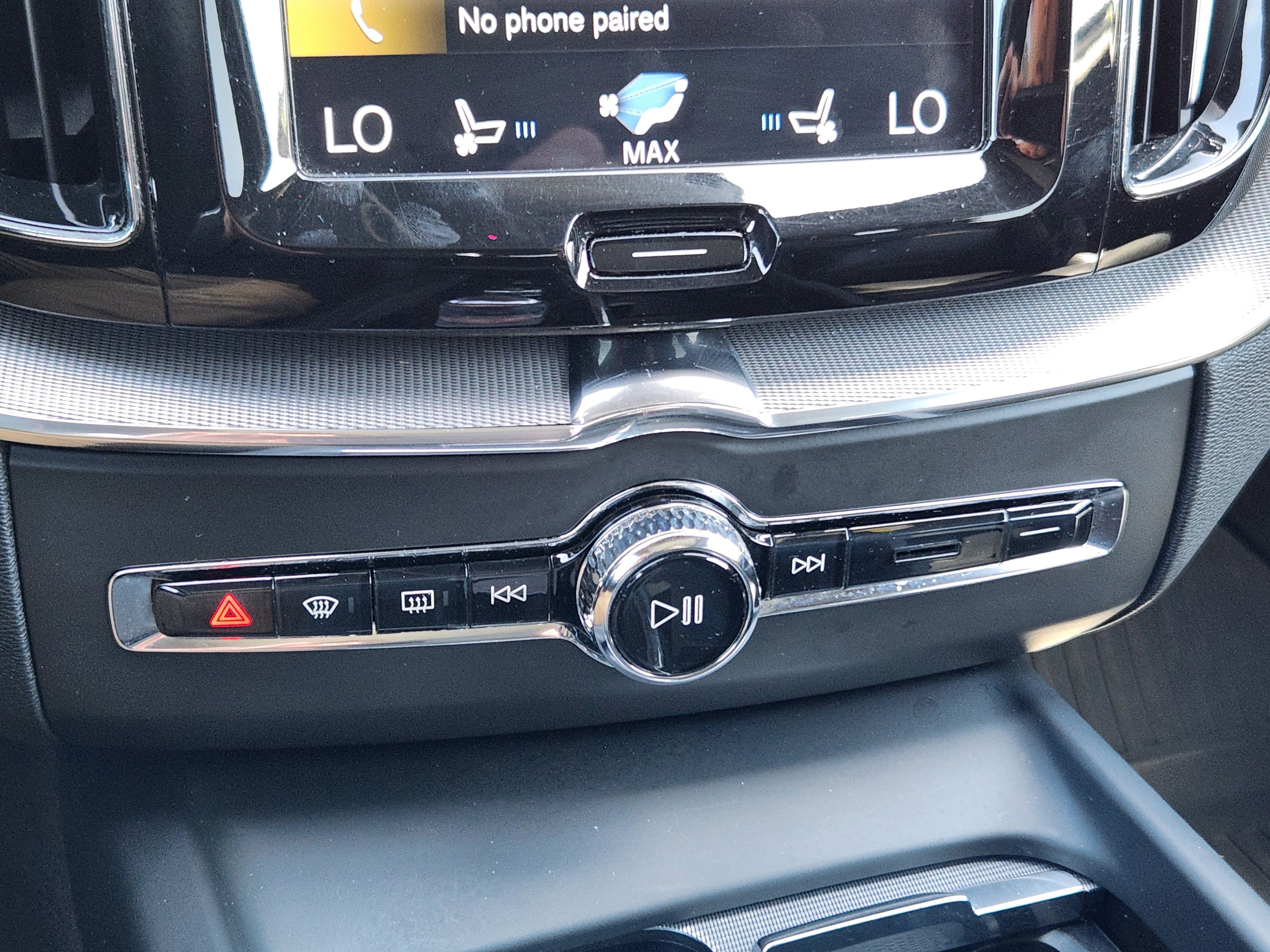 Used 2018 Volvo XC60 T8 Inscription w/ Luxury Seat Package AWD/4WD image 17