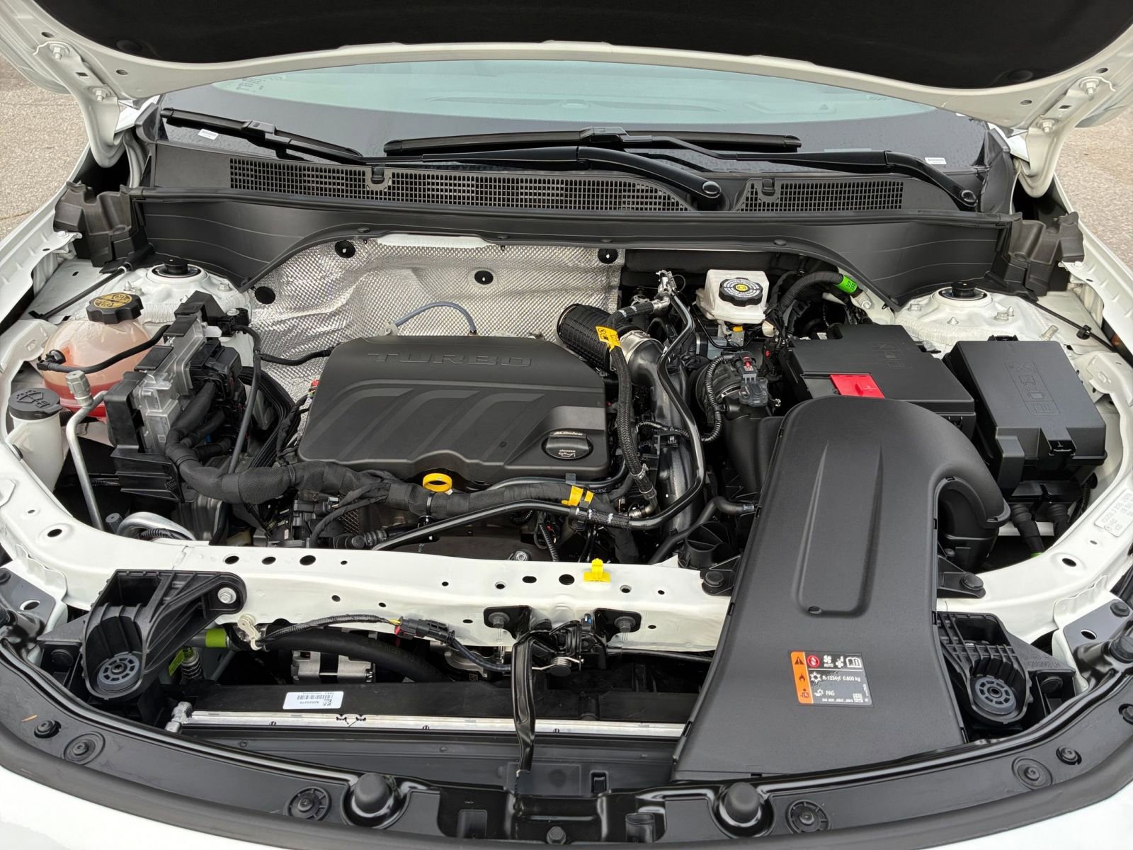 Used 2025 Buick Envista Sport Touring image 32