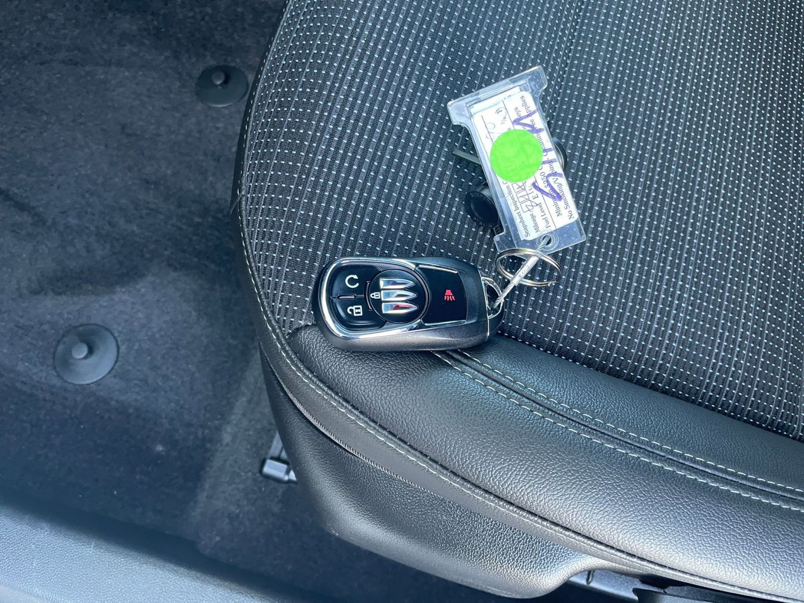 Used 2025 Buick Envista Preferred image 25