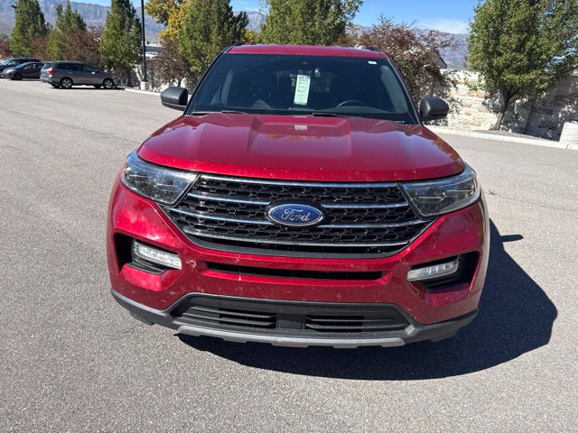 Used 2020 Ford Explorer XLT w/ Equipment Group 202A AWD/4WD image 16
