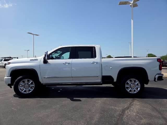 Used 2025 Chevrolet Silverado 2500 High Country w/ High Country Premium Package AWD/4WD image 16