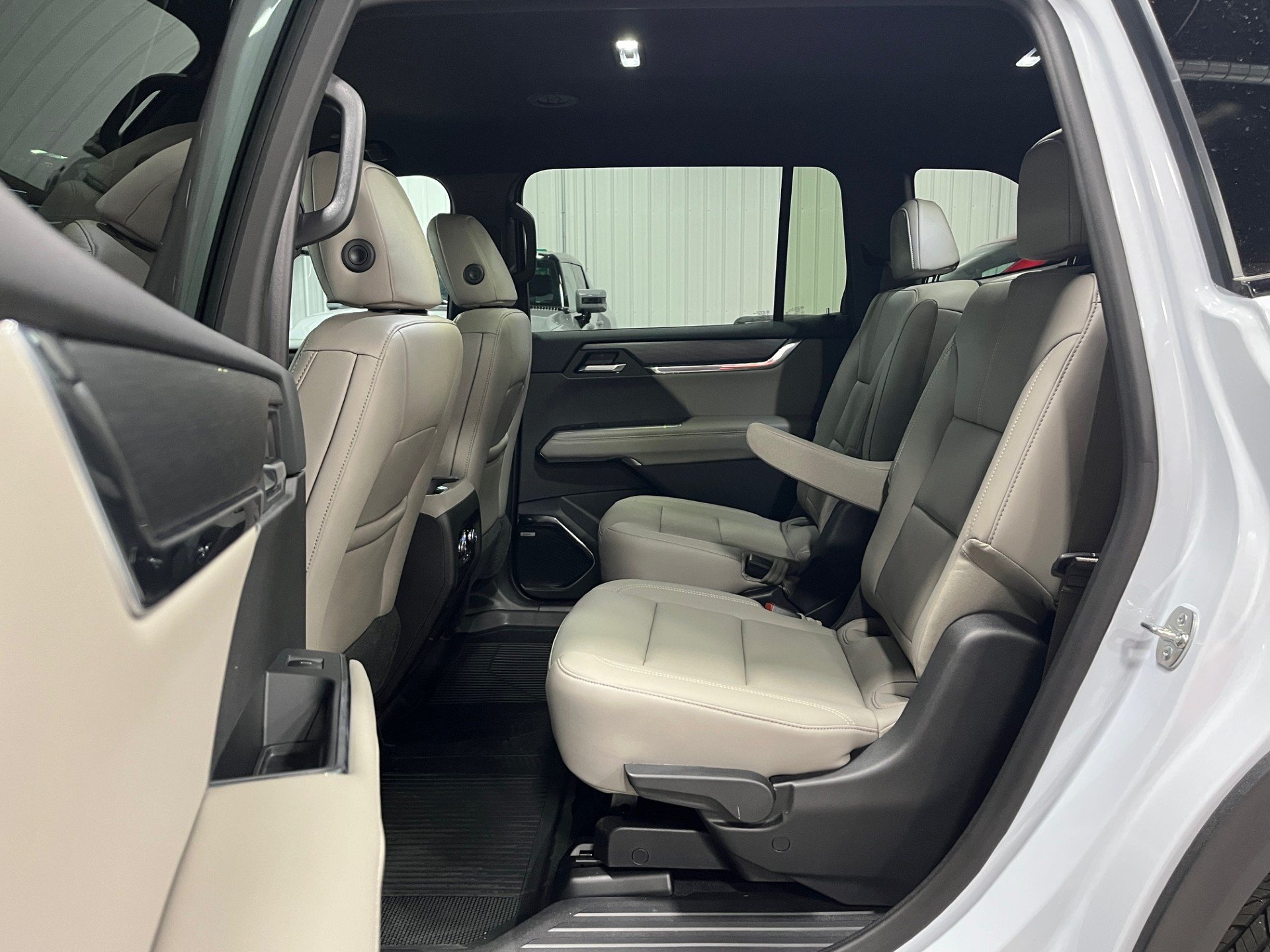 New 2026 GMC Acadia Elevation w/ Black Edition AWD/4WD image 9