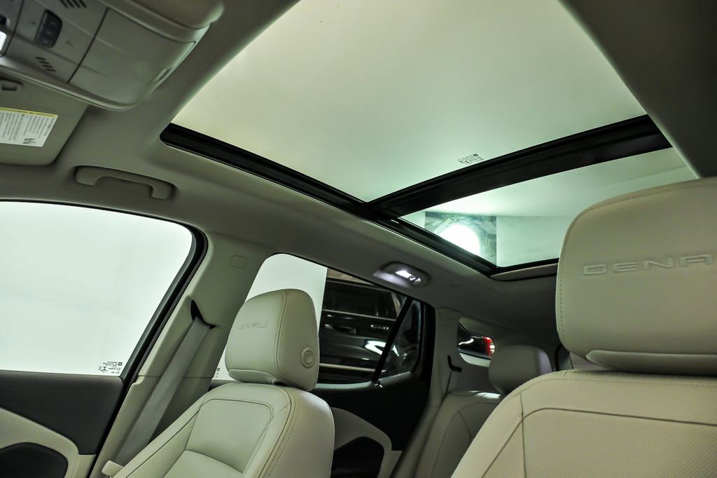 Used 2022 GMC Terrain Denali w/ Denali Premium Package image 15