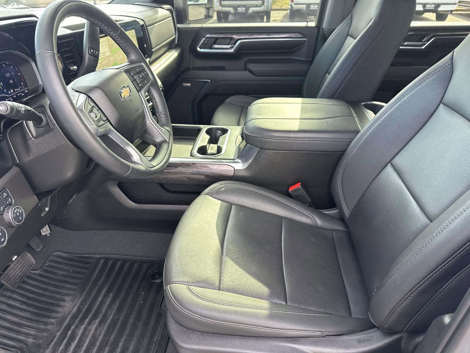 Used 2024 Chevrolet Silverado 2500 LTZ w/ LTZ Convenience Package image 25