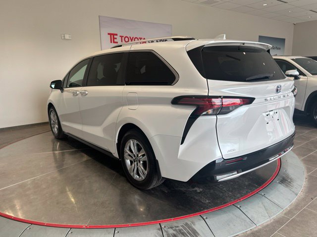 Certified 2024 Toyota Sienna Limited AWD/4WD image 4