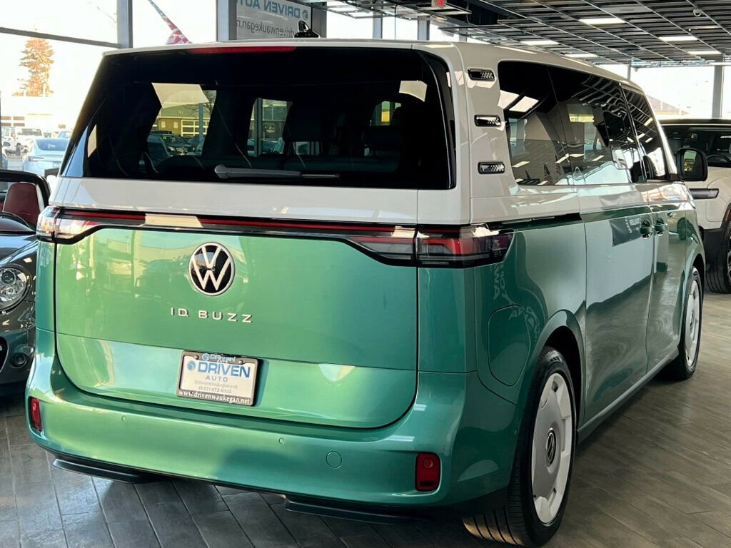 Used 2025 Volkswagen ID. Buzz 1st Edition image 5