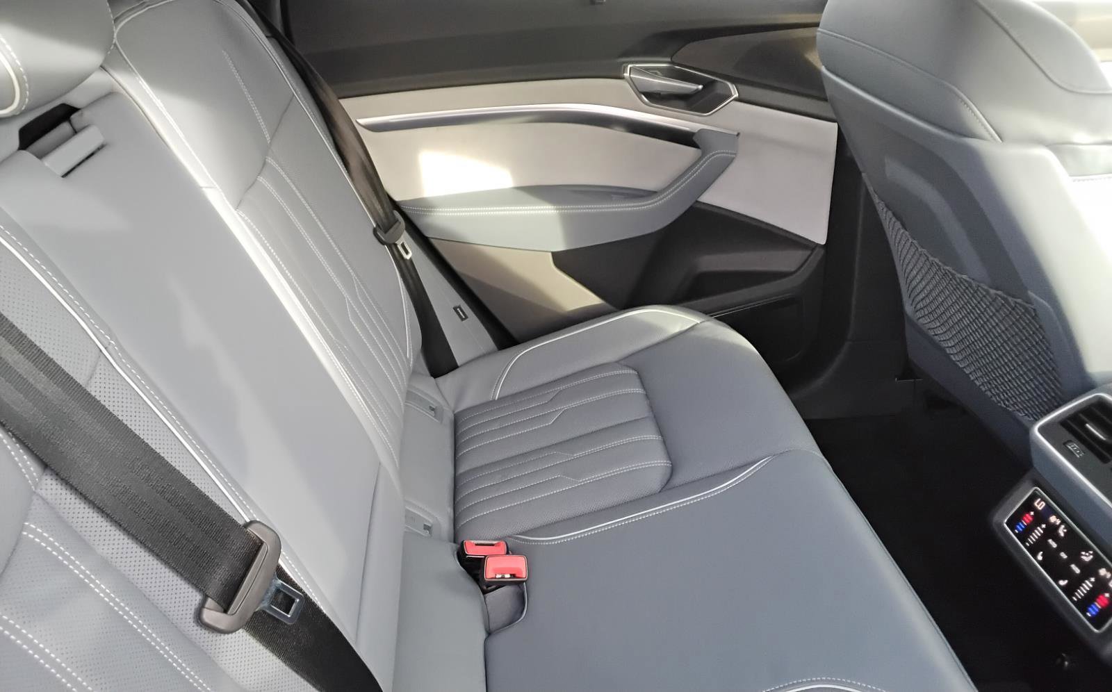 Used 2023 Audi e-tron Prestige w/ Prestige Package image 25