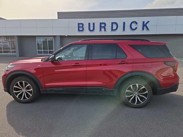 Certified 2026 Ford Explorer ST-Line AWD/4WD image 3