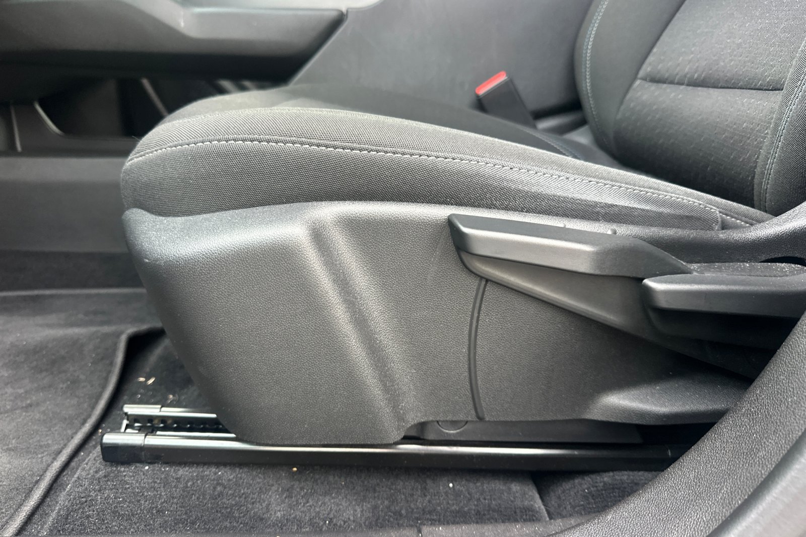 Used 2025 Chevrolet Equinox EV LT FWD image 13
