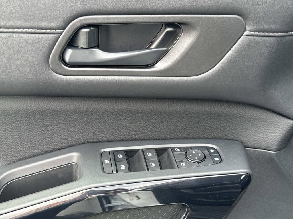 New 2026 Nissan Pathfinder SV FWD image 18