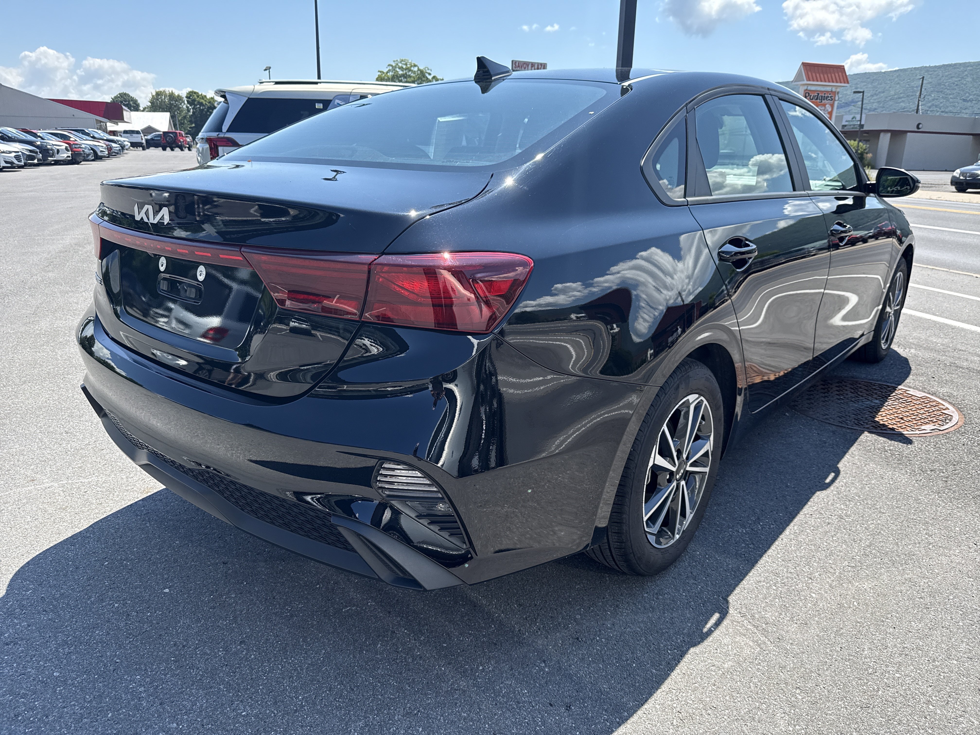 Certified 2024 Kia Forte LXS w/ LXS Technology Package FWD video 3