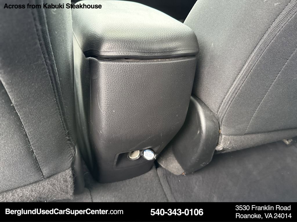 Used 2017 Toyota RAV4 XLE image 32