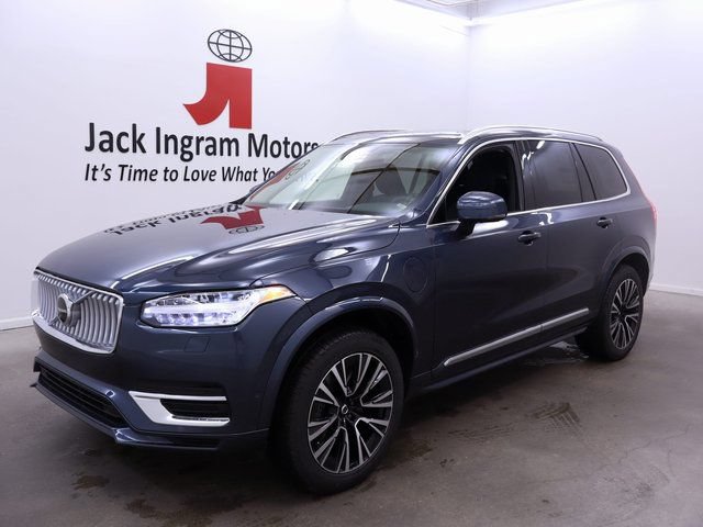 New 2025 Volvo XC90 T8 Plus w/ Protection Package Premier AWD/4WD image 2