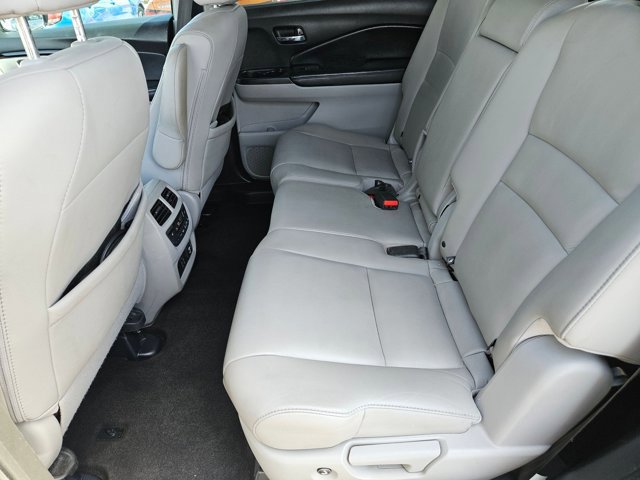 Used 2019 Honda Pilot Touring image 25