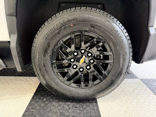 Used 2025 Chevrolet Silverado EV LT image 11