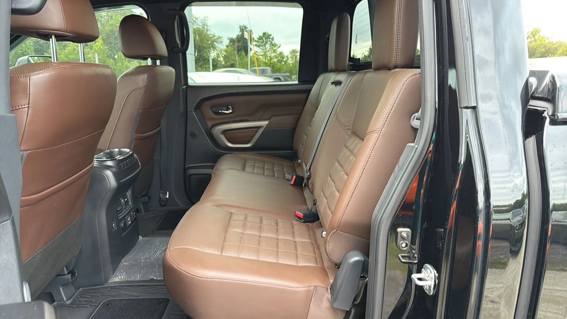 Used 2021 Nissan Titan Platinum Reserve w/ Moonroof Package image 13