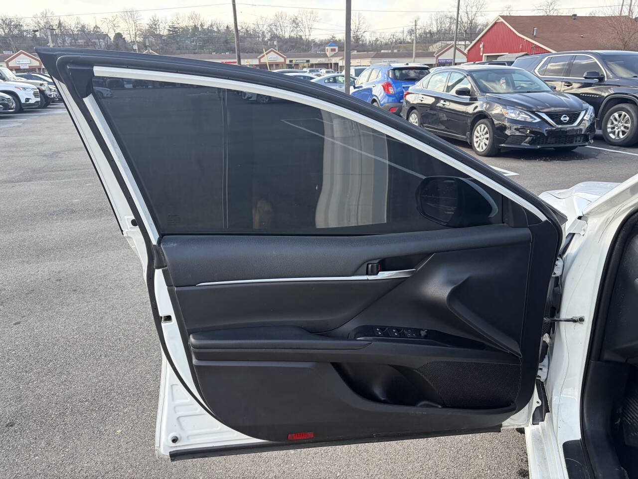 Used 2020 Toyota Camry SE FWD image 15