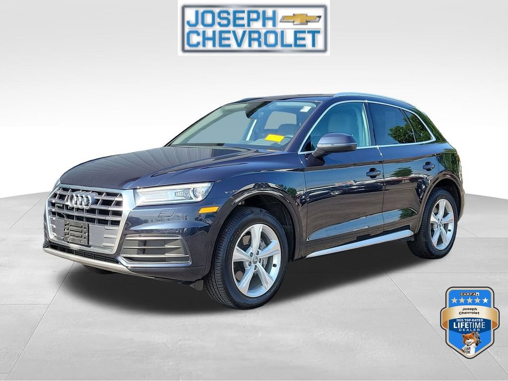 Used 2020 Audi Q5 2.0T Premium w/ Convenience Package AWD/4WD image 2