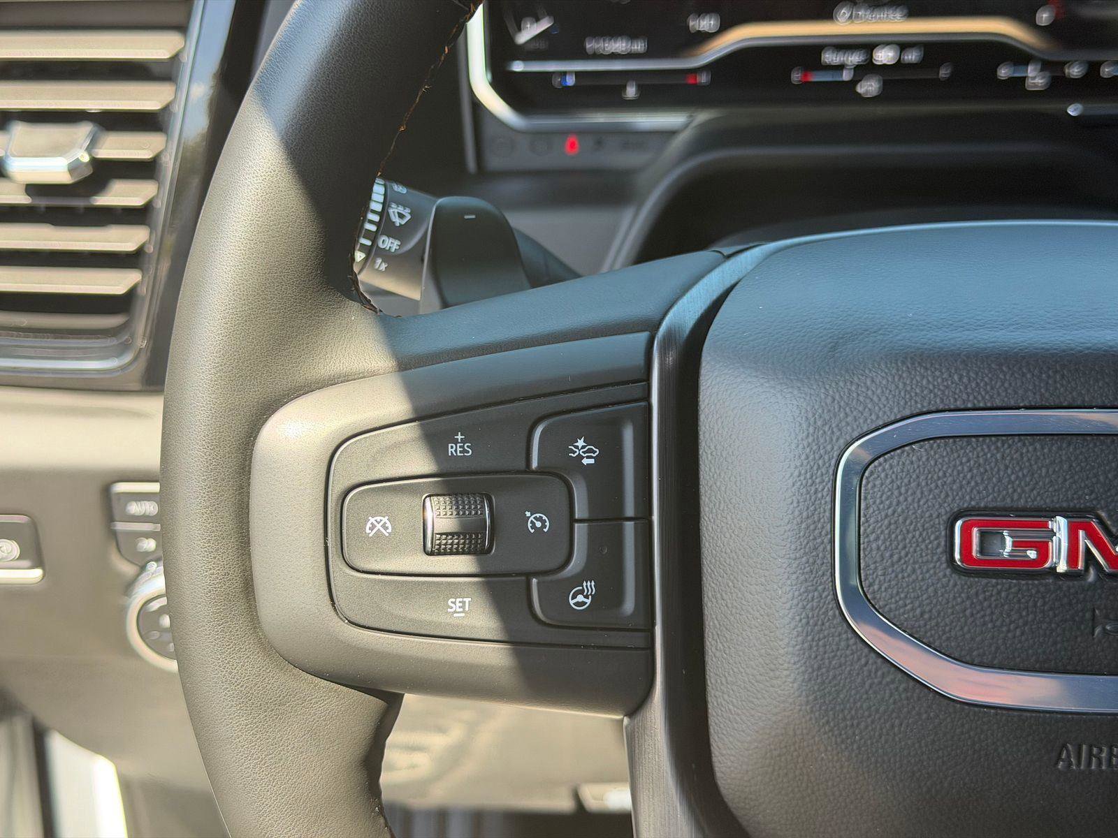 Used 2025 GMC Sierra 1500 AT4 image 8