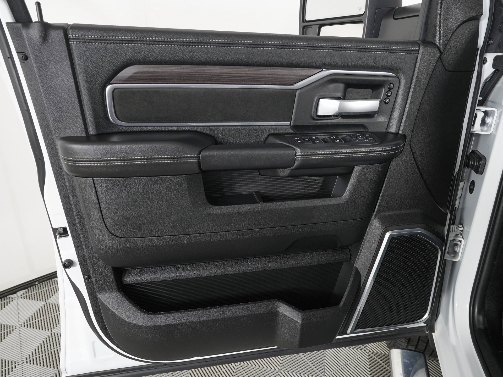 Used 2025 RAM 3500 Laramie w/ Sport Appearance Package image 14